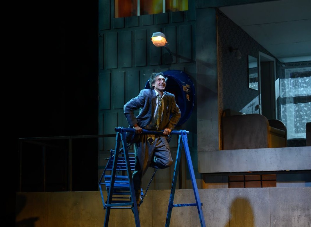 Жил. Был. Дом.